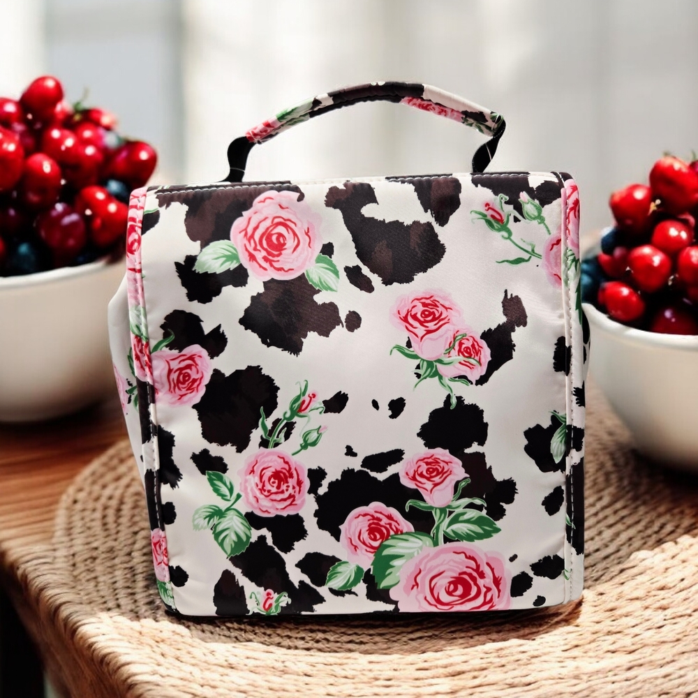 NEW Betsey Johnson Floral Insulated Lunch Bag with Pink Roses 8"x8"×5" NWT - Picture 2 of 3
